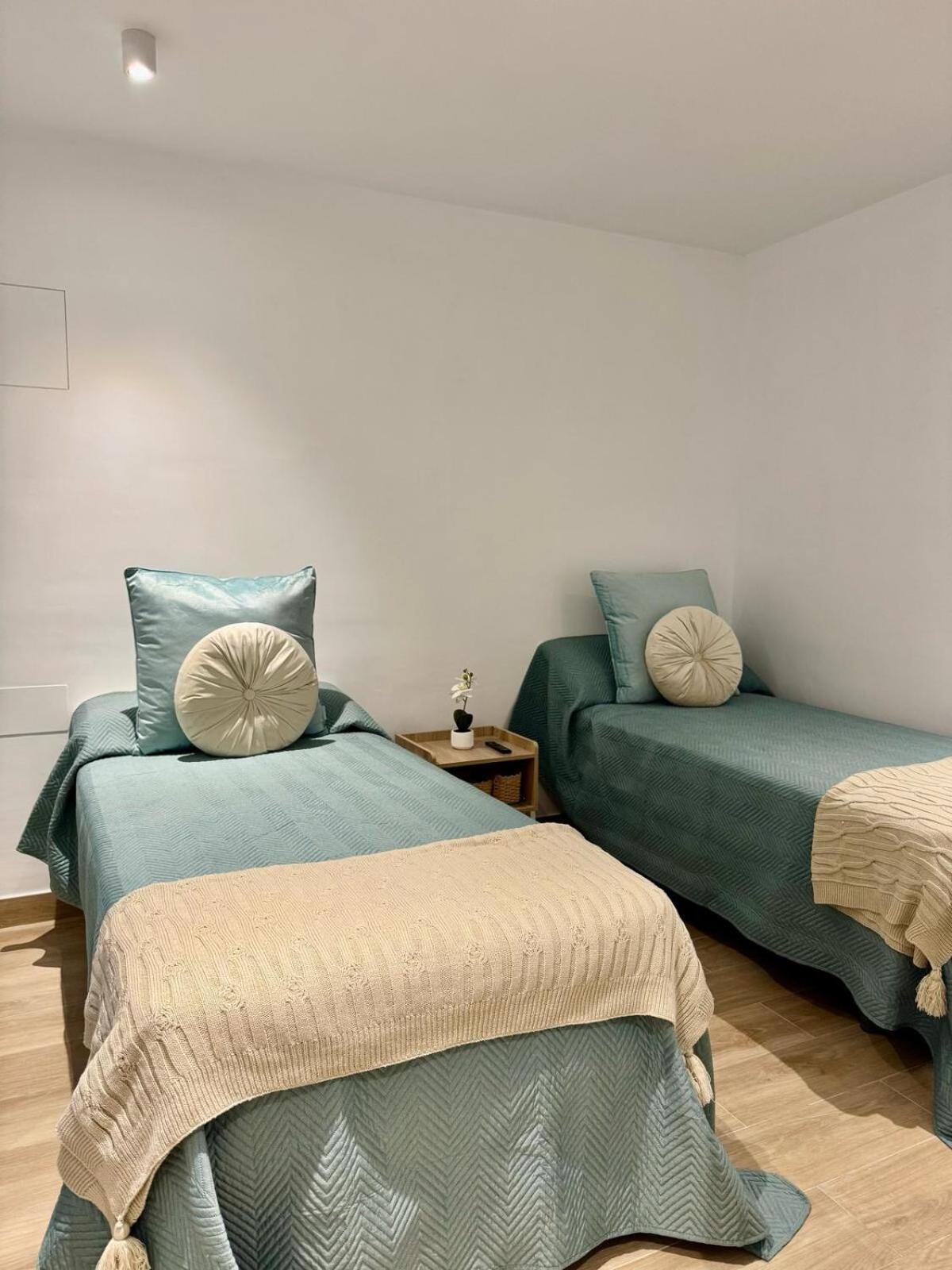 Apartment Flores 4 *